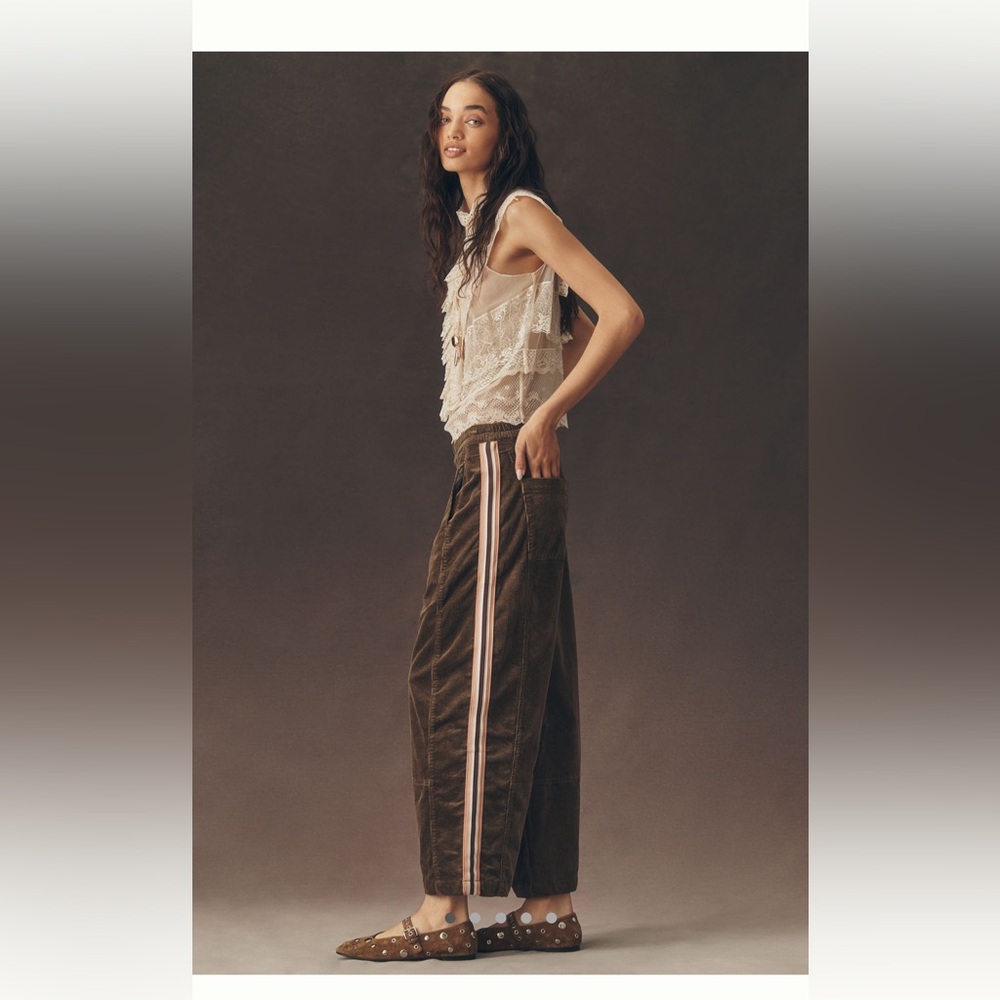 NWT- Anthropologie - Pilcro - The Izzie Relaxed Pull-On Barrel Pants:
Size Small